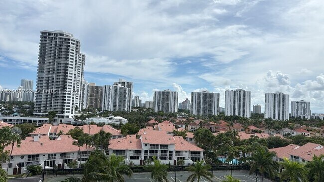 Building Photo - 21050 Point 802