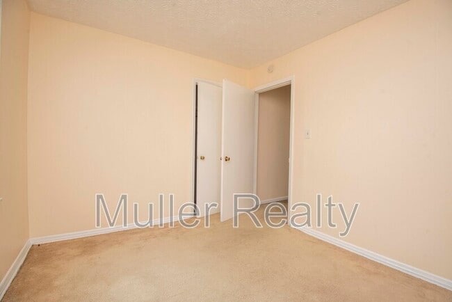 Building Photo - 3821 Selma Ave