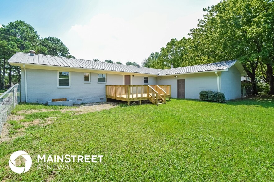 Building Photo - 2058 Palmer Ave