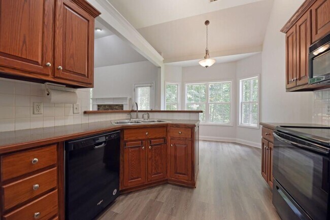 Building Photo - 4607 Enfield Dr