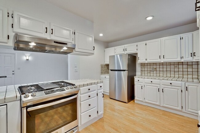 Building Photo - Welcome Home!!! - Great Location, Near Val...