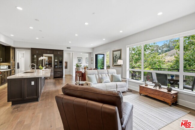 Building Photo - 12775 Bluff Creek Dr