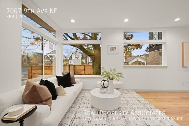 Building Photo - 7007 9th Ave NE