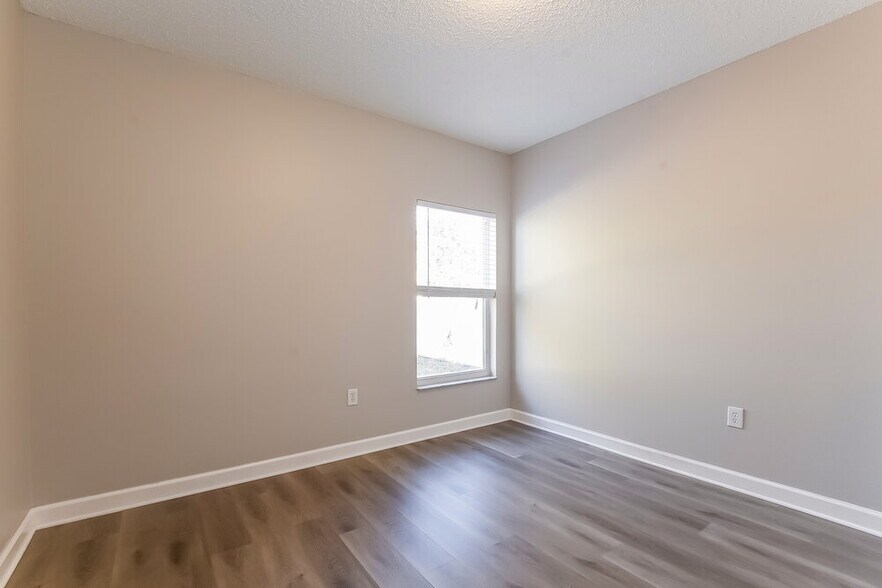 Building Photo - 627 Cotulla Dr