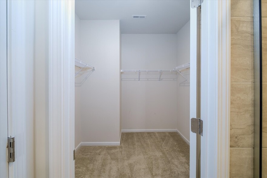 Building Photo - 6135 Snowy Egret Ave