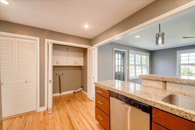 Building Photo - Adorable Corner Lot Home in North End
