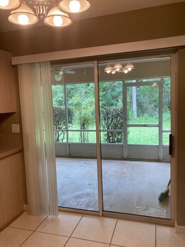 Building Photo - 6 Pony Ln