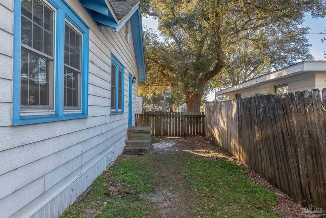 Building Photo - 418 Vancouver St