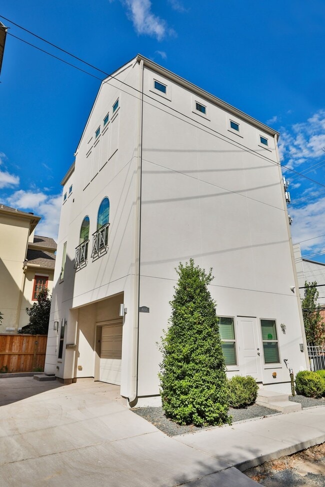 Primary Photo - 4102 Feagan St