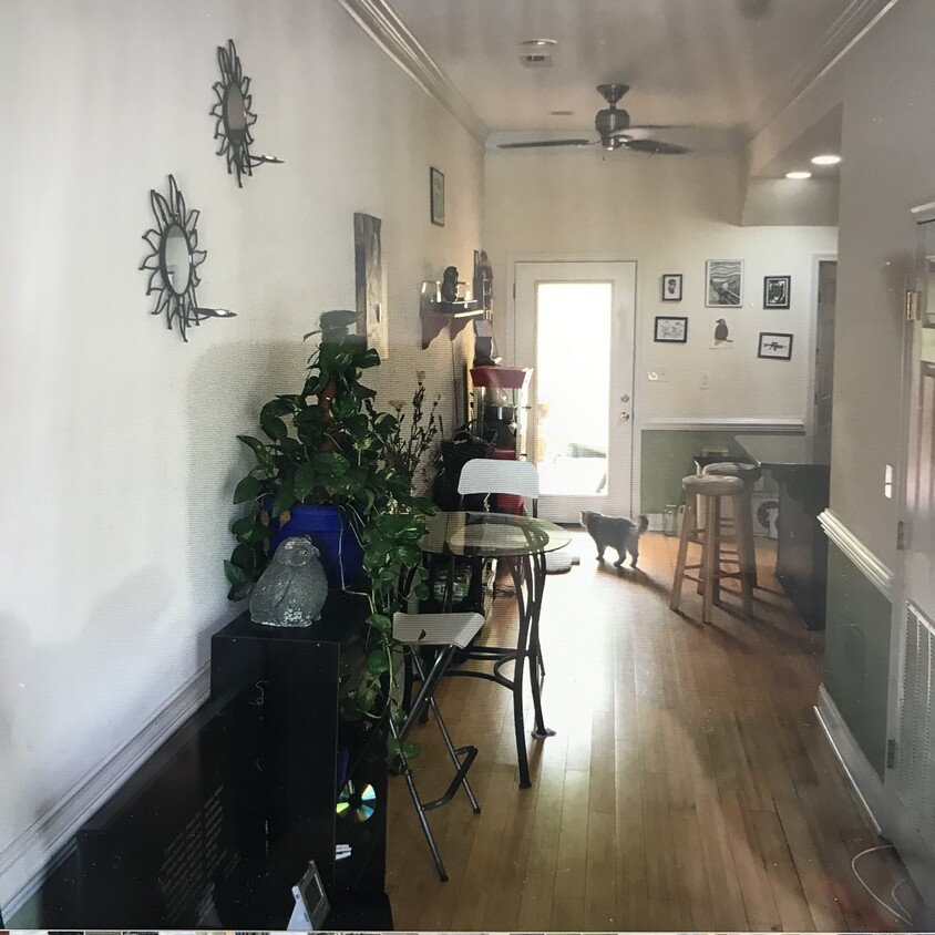 View of kitchen - 907 Kinney St