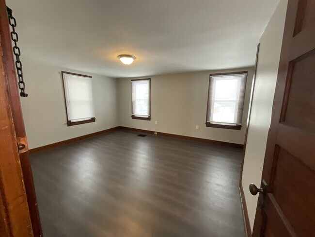 Building Photo - 727 N Pitt St