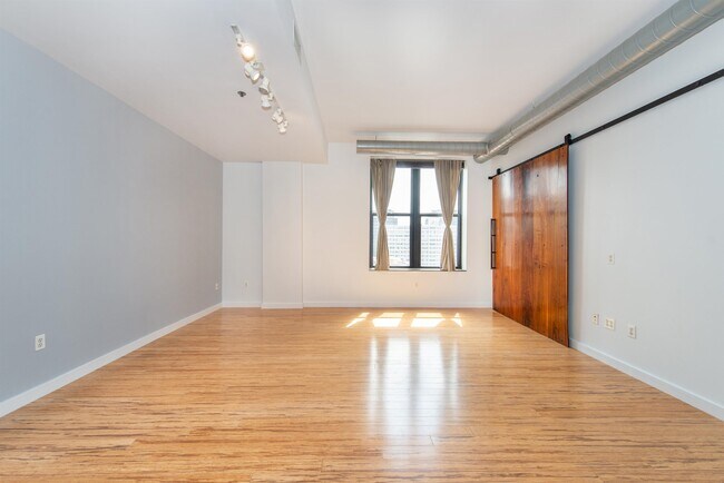 Building Photo - 232 Pavonia Ave