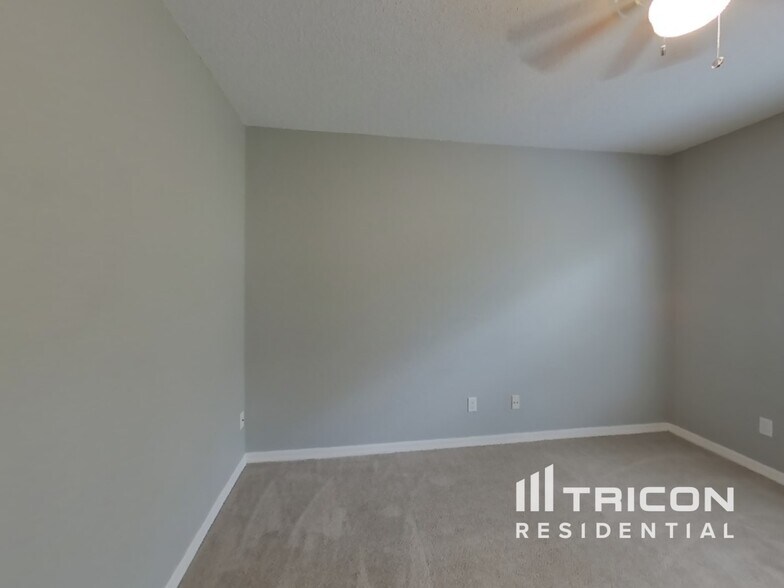 Building Photo - 10518 Gifford Dr