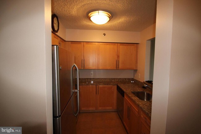 Building Photo - 10101 Grosvenor Pl