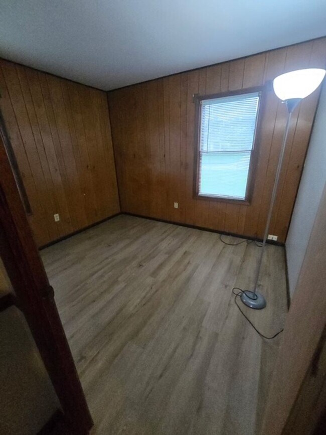 Building Photo - 1328 Bingham Dr