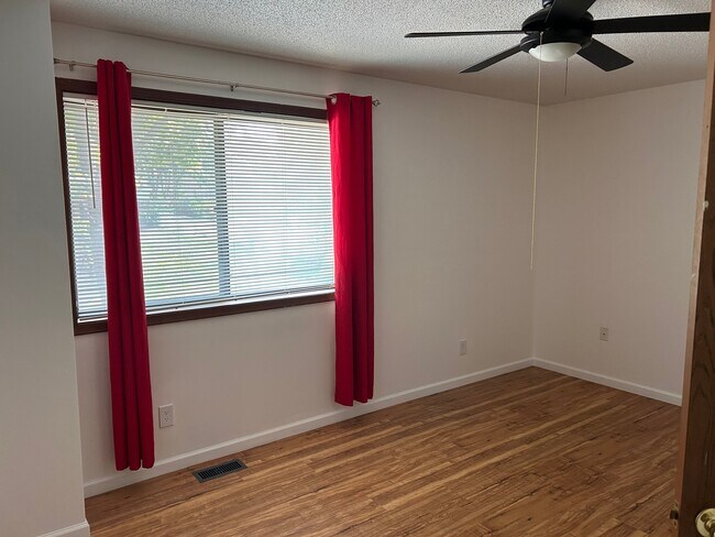 Building Photo - 234 Cedar Grove Dr