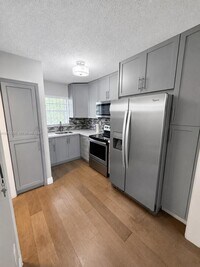 Building Photo - 1635 W 44th Pl