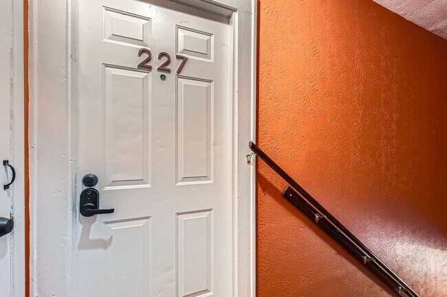 Building Photo - 225 S Oak Cliff Blvd