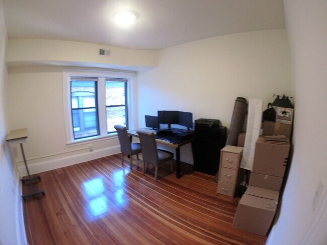 Building Photo - 1459 Beacon St