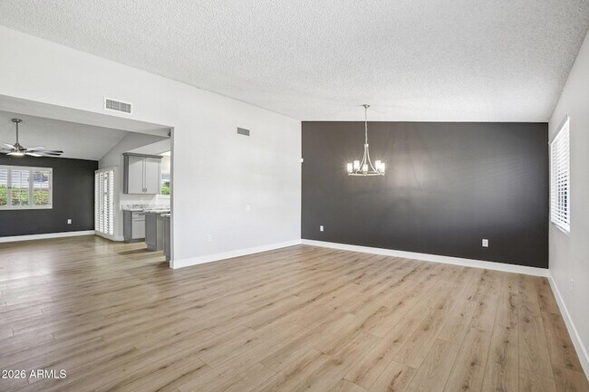 Building Photo - 12839 W Blue Bonnet Dr