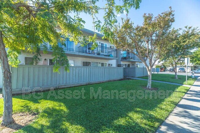 Building Photo - 1746 Kidder Ave