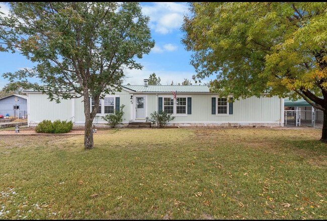 Building Photo - 8 Phillips Dr