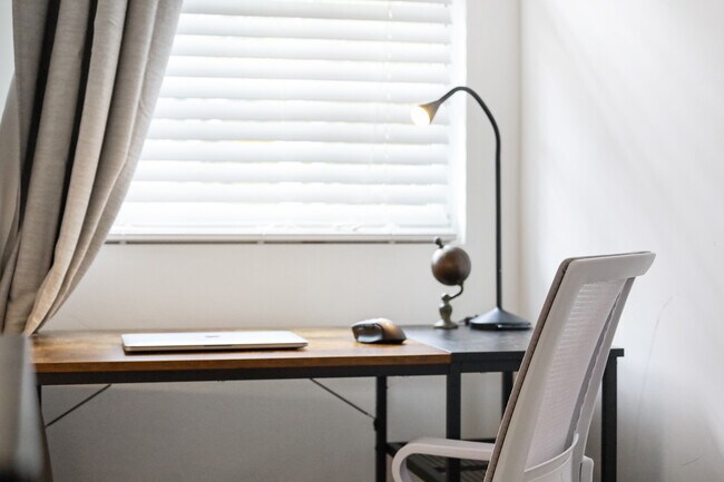 "Study nook" in master bedroom - 25 NW 95th St