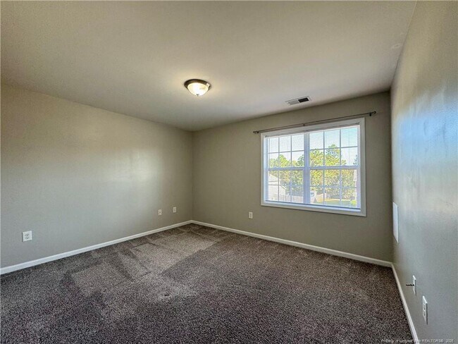 Building Photo - 105 Bluebonnet Oak Ct