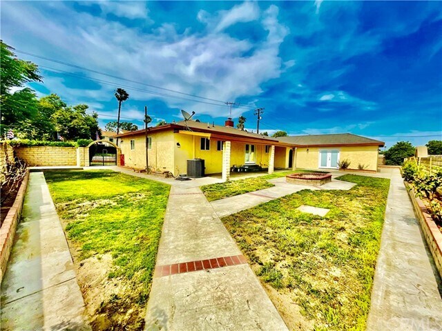 Building Photo - 7247 E Riverside Dr