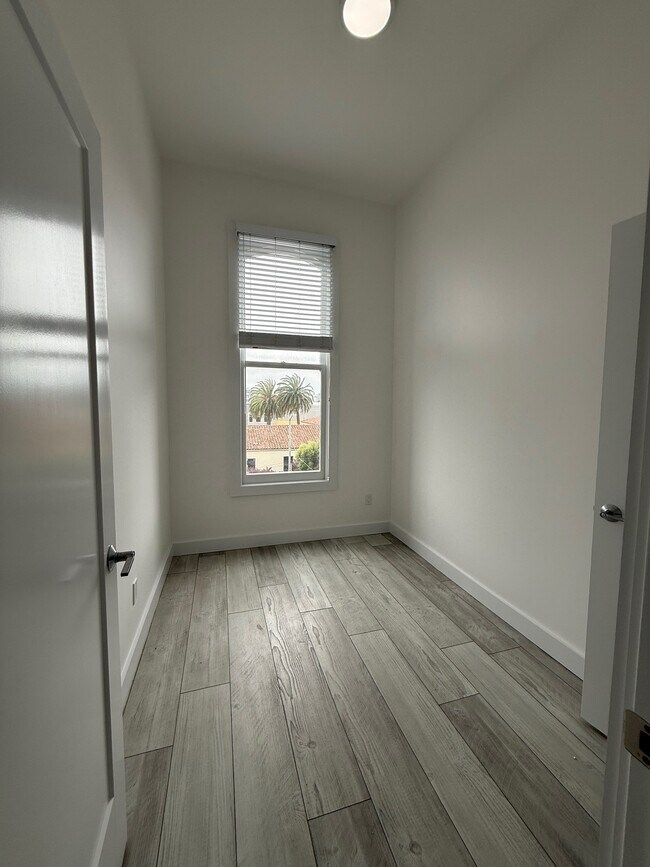 Building Photo - 224 Haight St