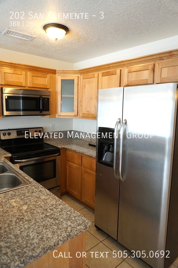 Building Photo - 202 San Clemente Ave NW