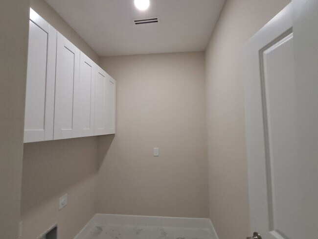 Building Photo - 2838 Tropicana Parkway W