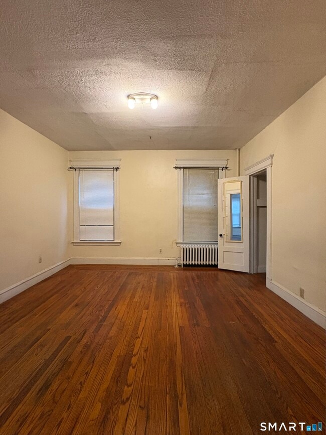 Building Photo - 787 Elm St