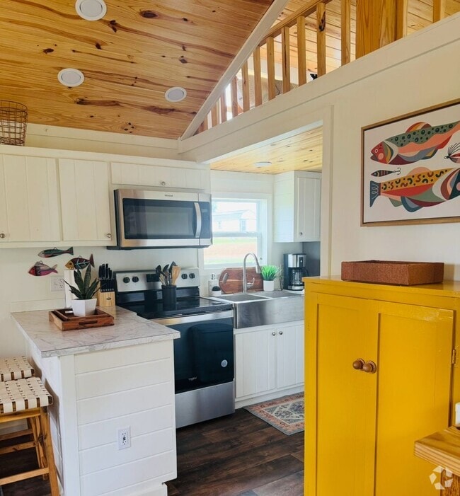 Building Photo - LURE LIVING - AIRBNB RENTAL ONLY