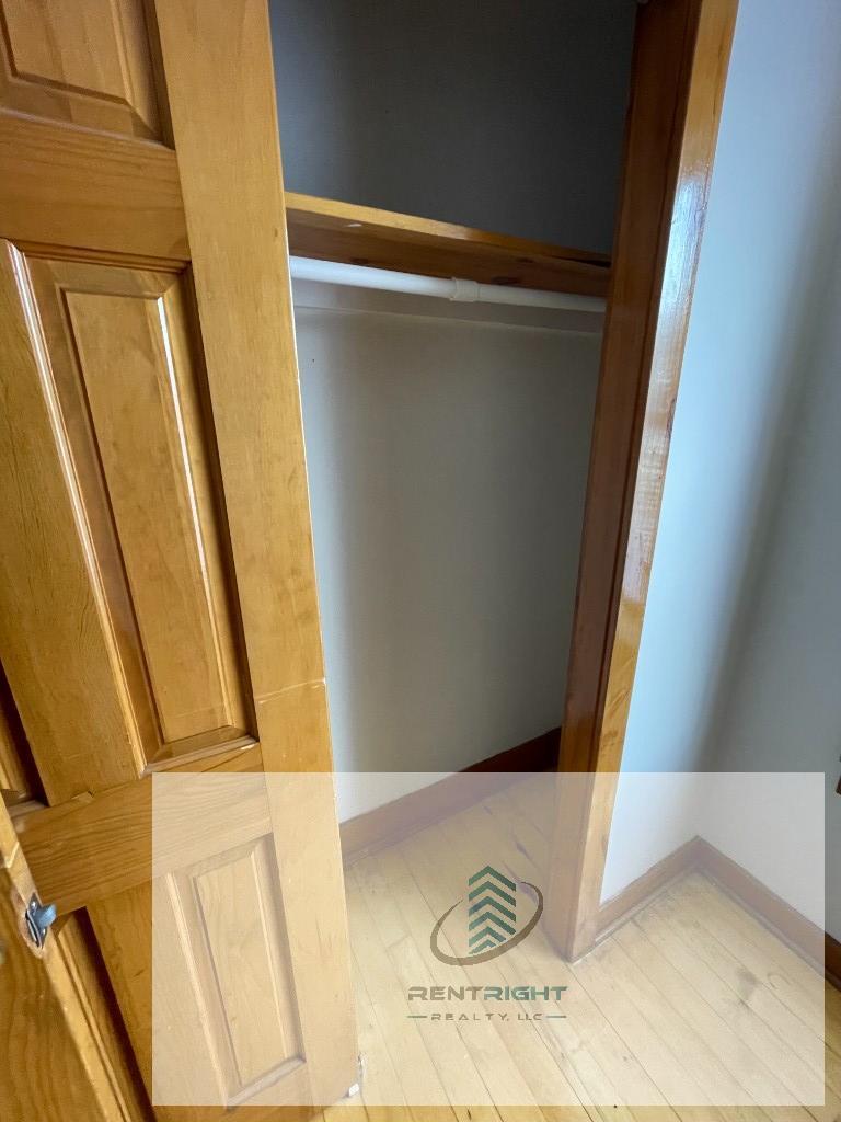 Building Photo - 5039 N Springfield Ave