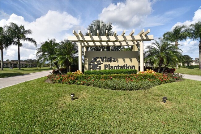 Building Photo - 27 Plantation Dr