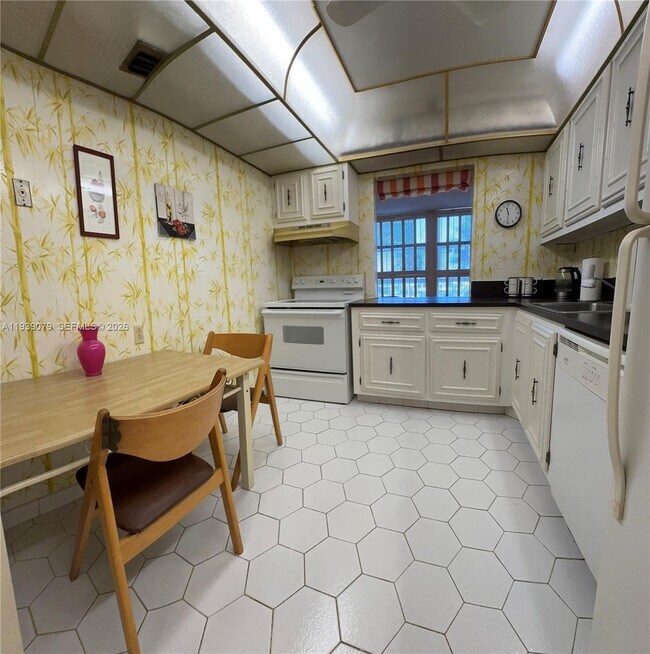 Building Photo - 701 Three Islands Boulevard