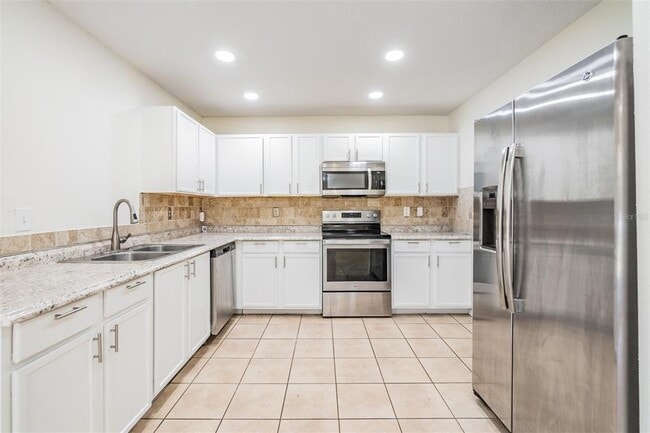 Building Photo - 2118 Ashley Lakes Dr