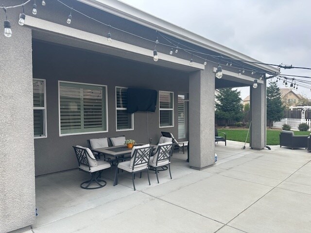 Building Photo - Gorgeous 3 Bedroom 2 Bathroom Manteca Home