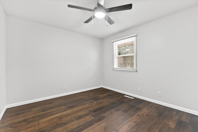 Building Photo - 1328 Timberline Dr