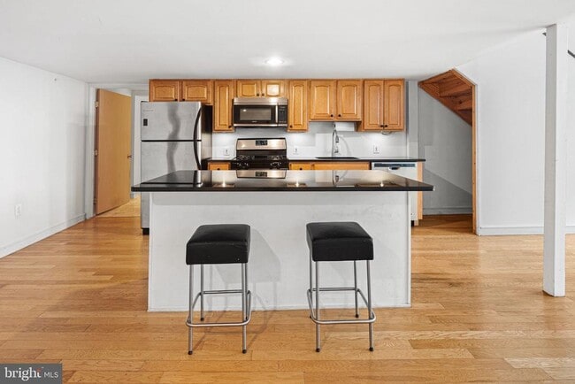 Building Photo - 810 N Hancock St