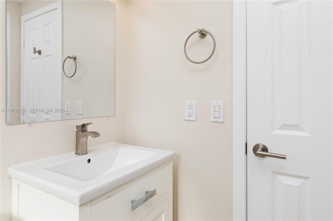 Building Photo - 3101 SW 27th Ave