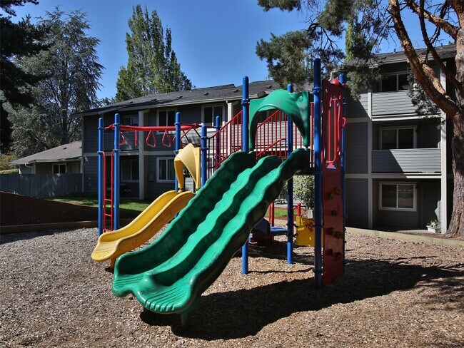 Building Photo - 14170 SW Allen Blvd