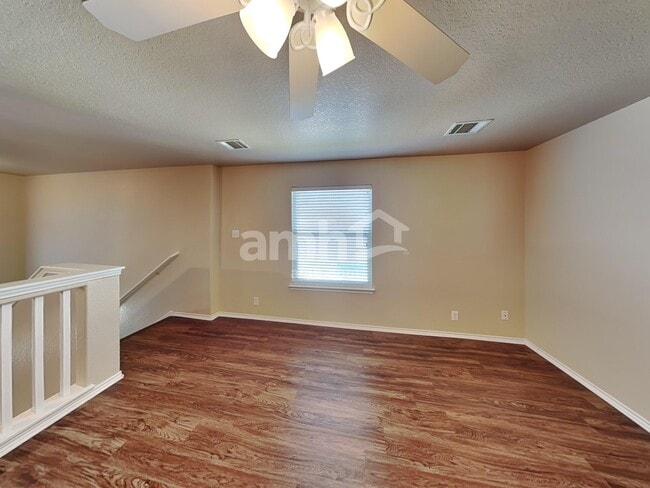 Building Photo - 104 Harness Ln