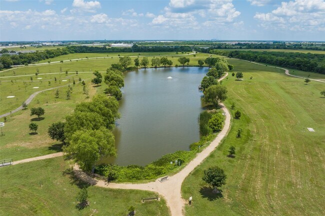 Building Photo - 10910 Tawny Rdg Dr