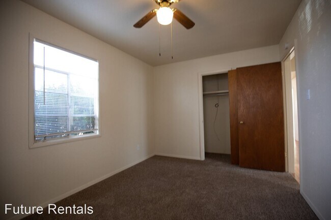 Building Photo - 3 br, 2 bath House - 1010 Dexter