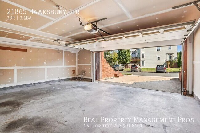 Building Photo - 21865 Hawksbury Terrace