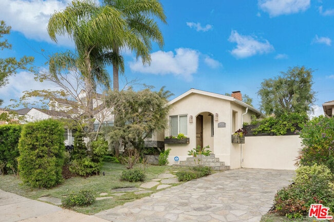 Building Photo - 1039 26th St