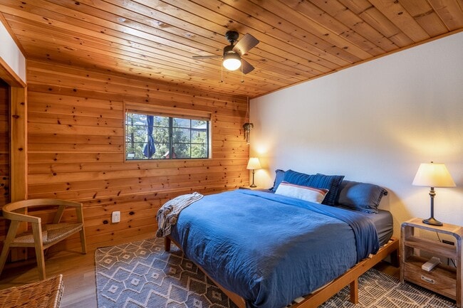 Building Photo - Charming 3 Bed Mountain Retreat | Wood Beams, Fireplace & Deck