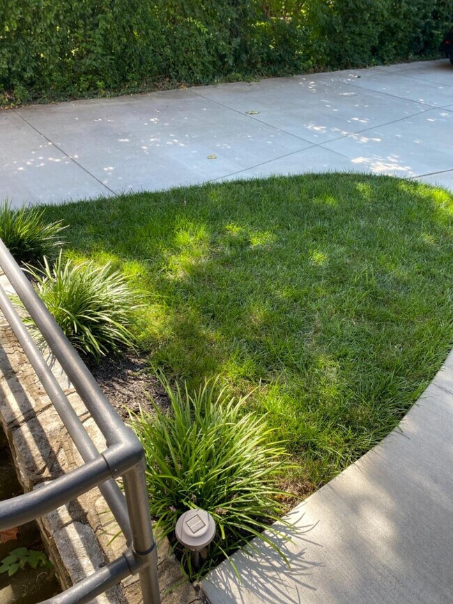 Building Photo - 318 Arcadia Park